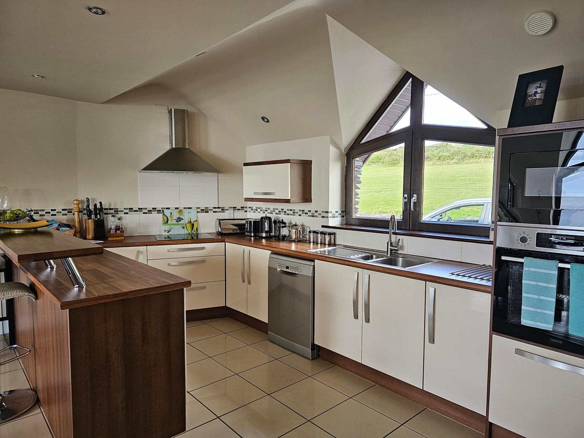 Fuchsia Lodge - New Luxury 5* Beachside Lodge With Sauna - 4 Beds Ensuite - Spectacular Location Waterville Bagian luar foto