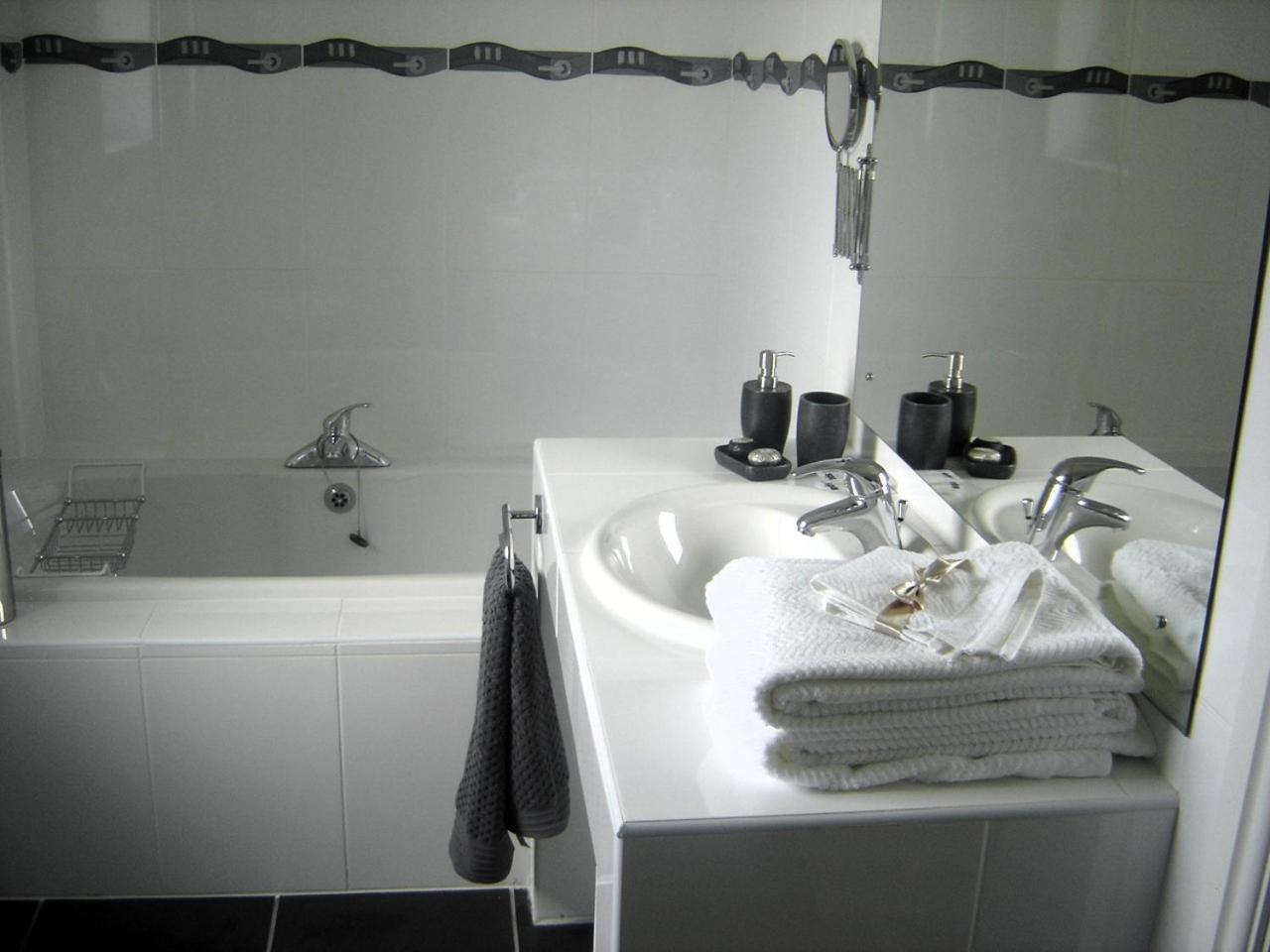 Fuchsia Lodge - New Luxury 5* Beachside Lodge With Sauna - 4 Beds Ensuite - Spectacular Location Waterville Bagian luar foto